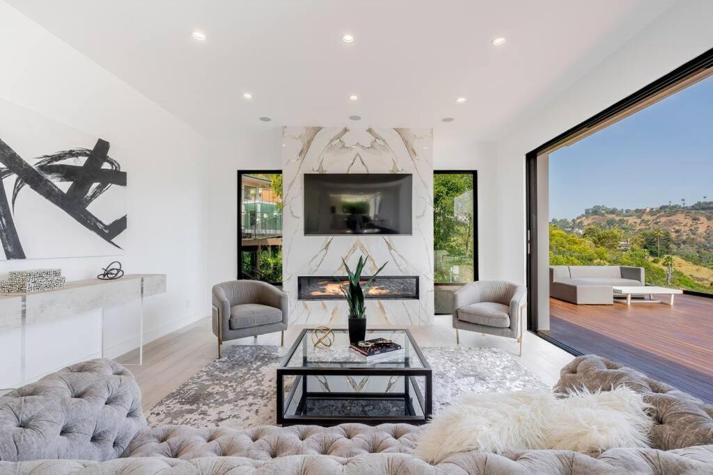 Luxurious In Bh Pool, Spa, Theater, Views Appartement *