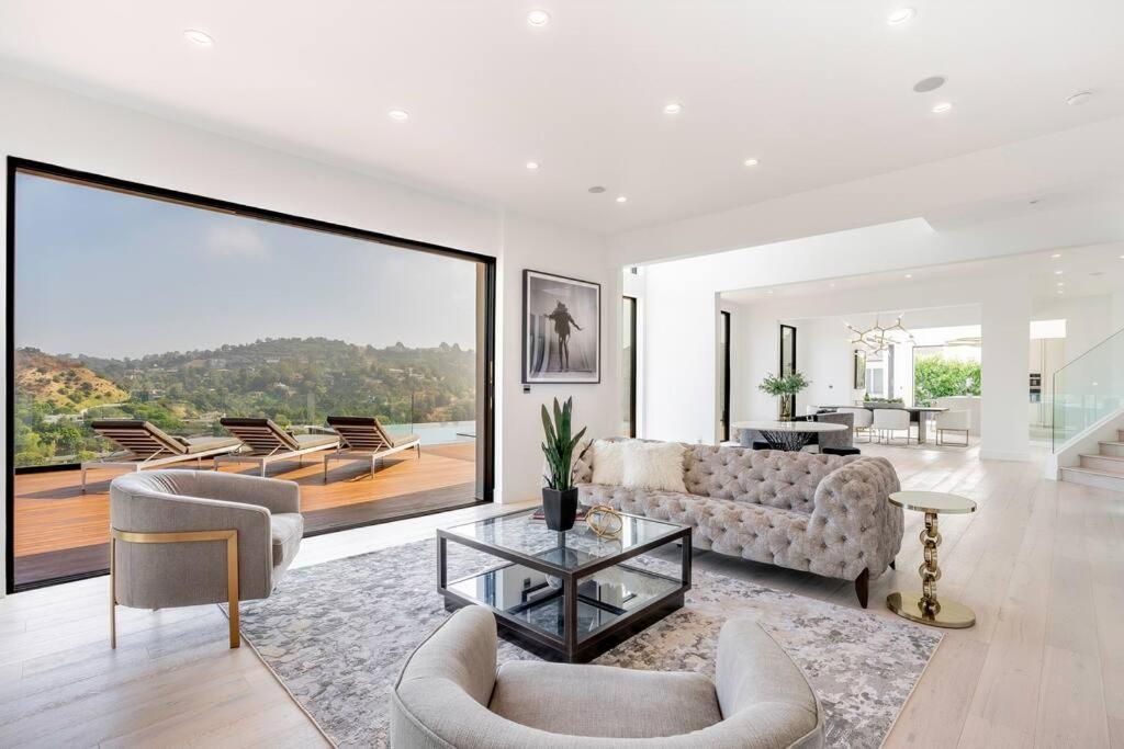 Luxurious In Bh Pool, Spa, Theater, Views Appartement