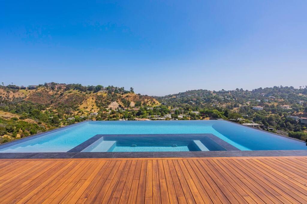 Luxurious In Bh Pool, Spa, Theater, Views Appartement *