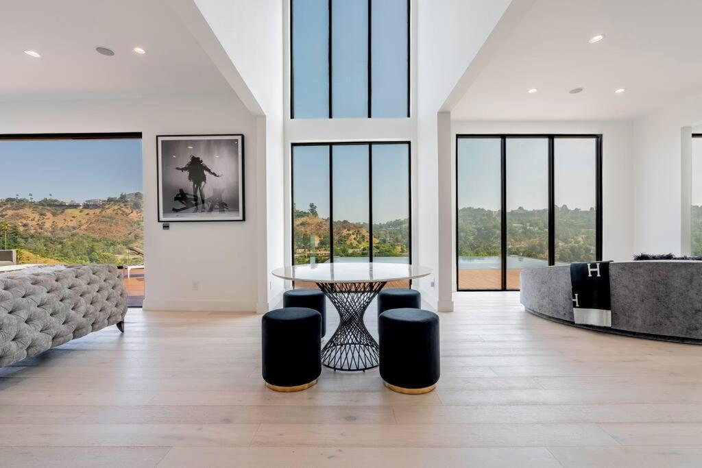 Luxurious In Bh Pool, Spa, Theater, Views Appartement *